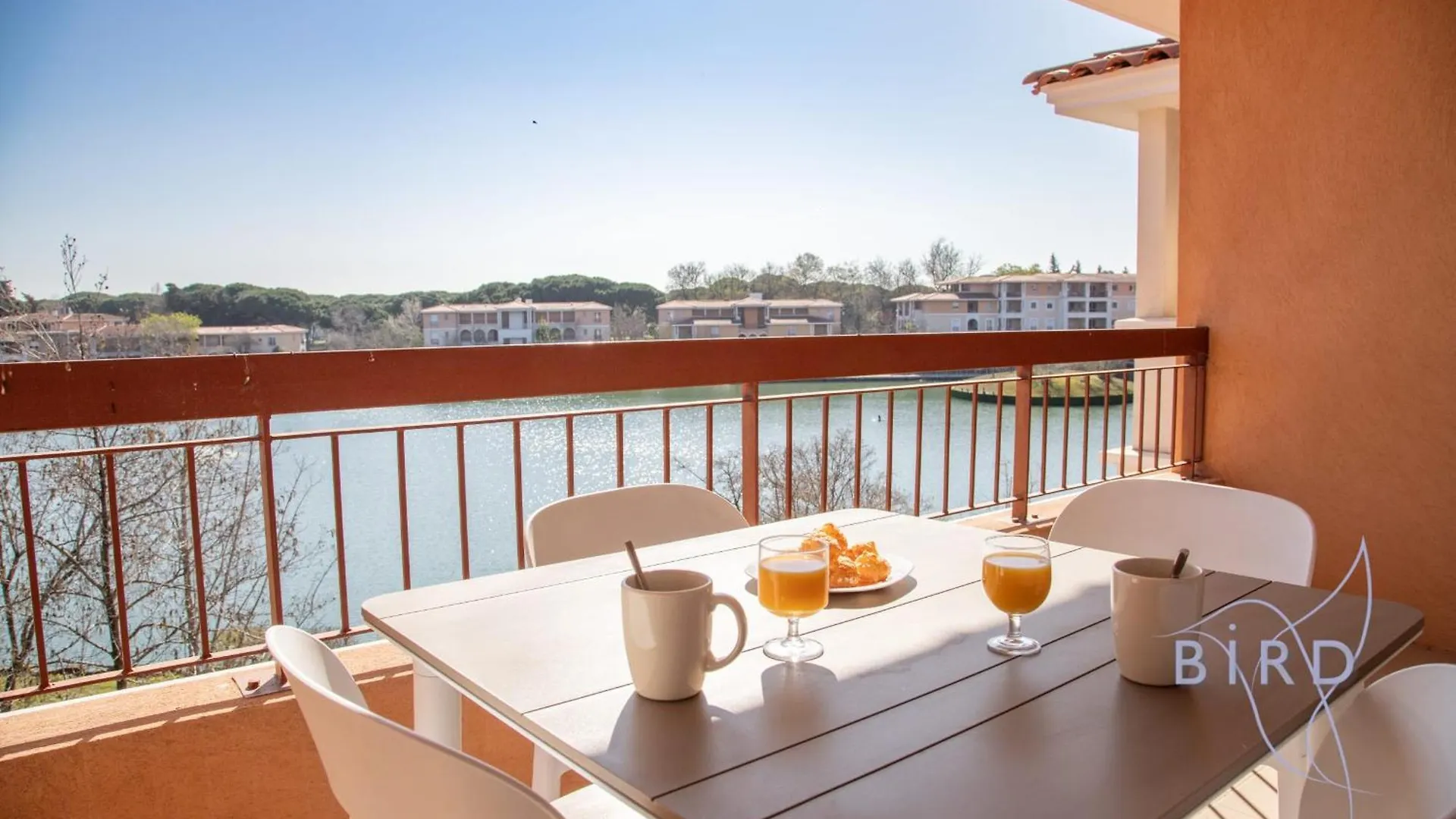 Magnificent One-Bedroom Apartment With Lake Views Near The Sea And Golf Mandelieu-la-Napoule