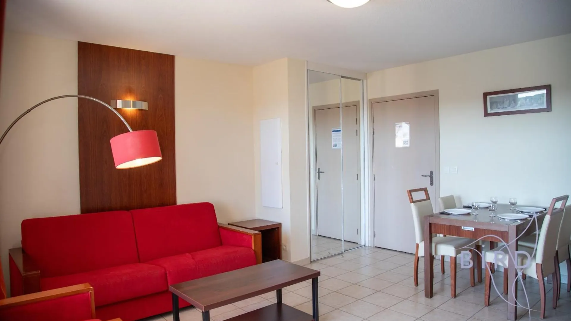 Magnificent One-Bedroom Apartment With Lake Views Near The Sea And Golf Mandelieu-la-Napoule