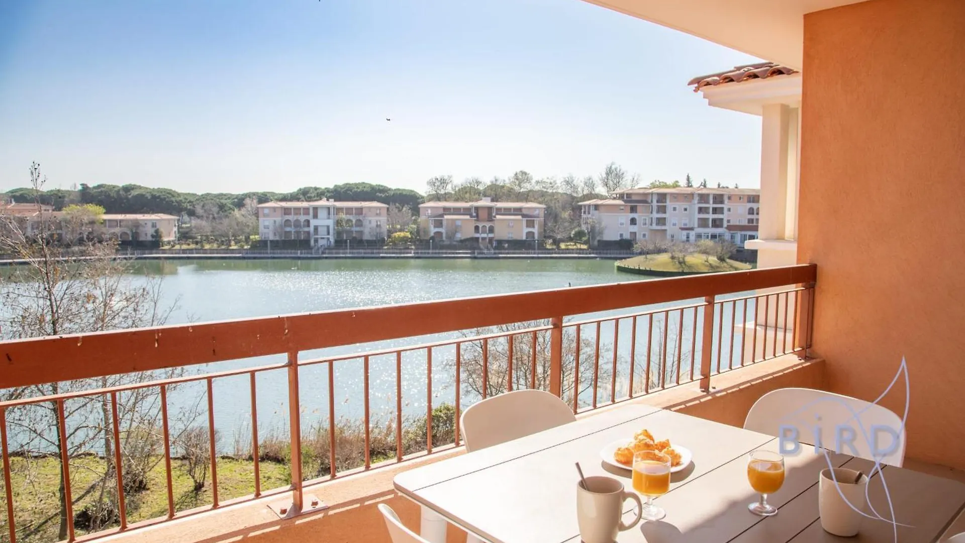 Magnificent One-Bedroom Apartment With Lake Views Near The Sea And Golf Mandelieu-la-Napoule