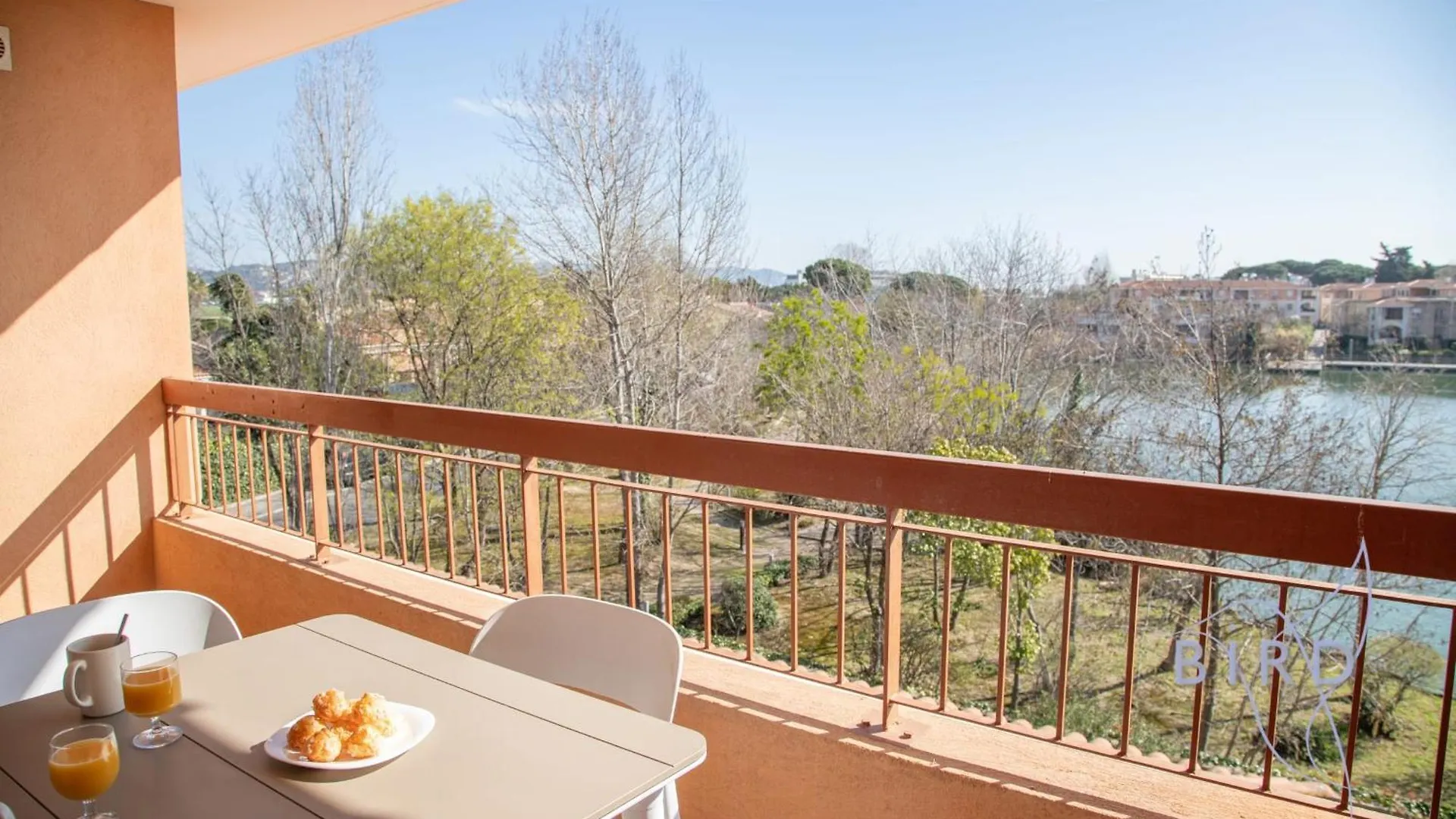 Magnificent One-Bedroom Apartment With Lake Views Near The Sea And Golf Mandelieu-la-Napoule
